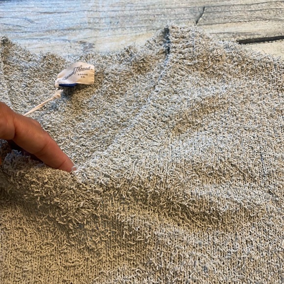 NWT universal thread light green shag looking v neck sweater. L - Picture 5 of 8